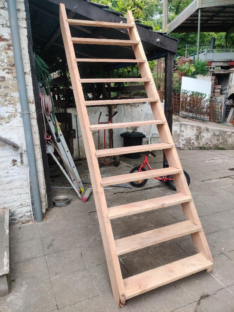 Escalier en bois, Enlèvement, Utilisé, Escalier, 2 à 4 mètres