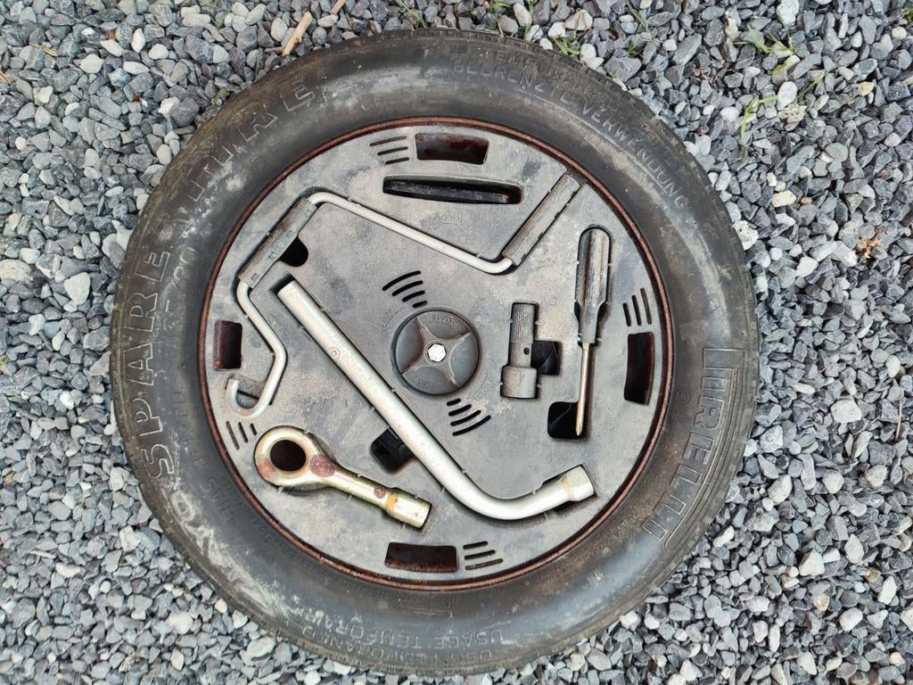 Fiat Punto roue de secours + outils, Autos : Pièces & Accessoires, Enlèvement, Fiat