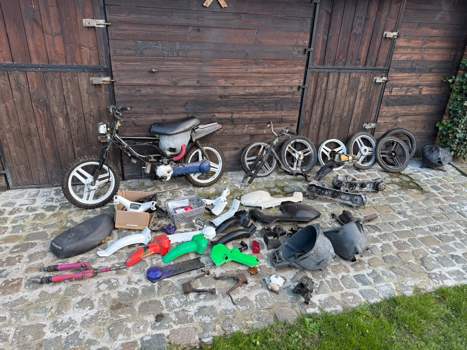 Honda wallaroo cross + lot, Ophalen, Gebruikt