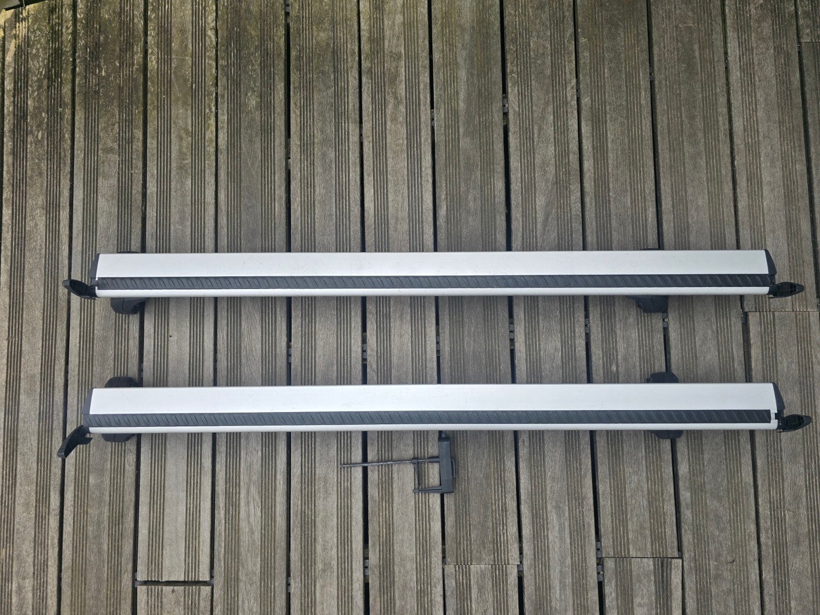 Originele Volvo V40 dakdragers met sleutel — Aluminium, Ophalen