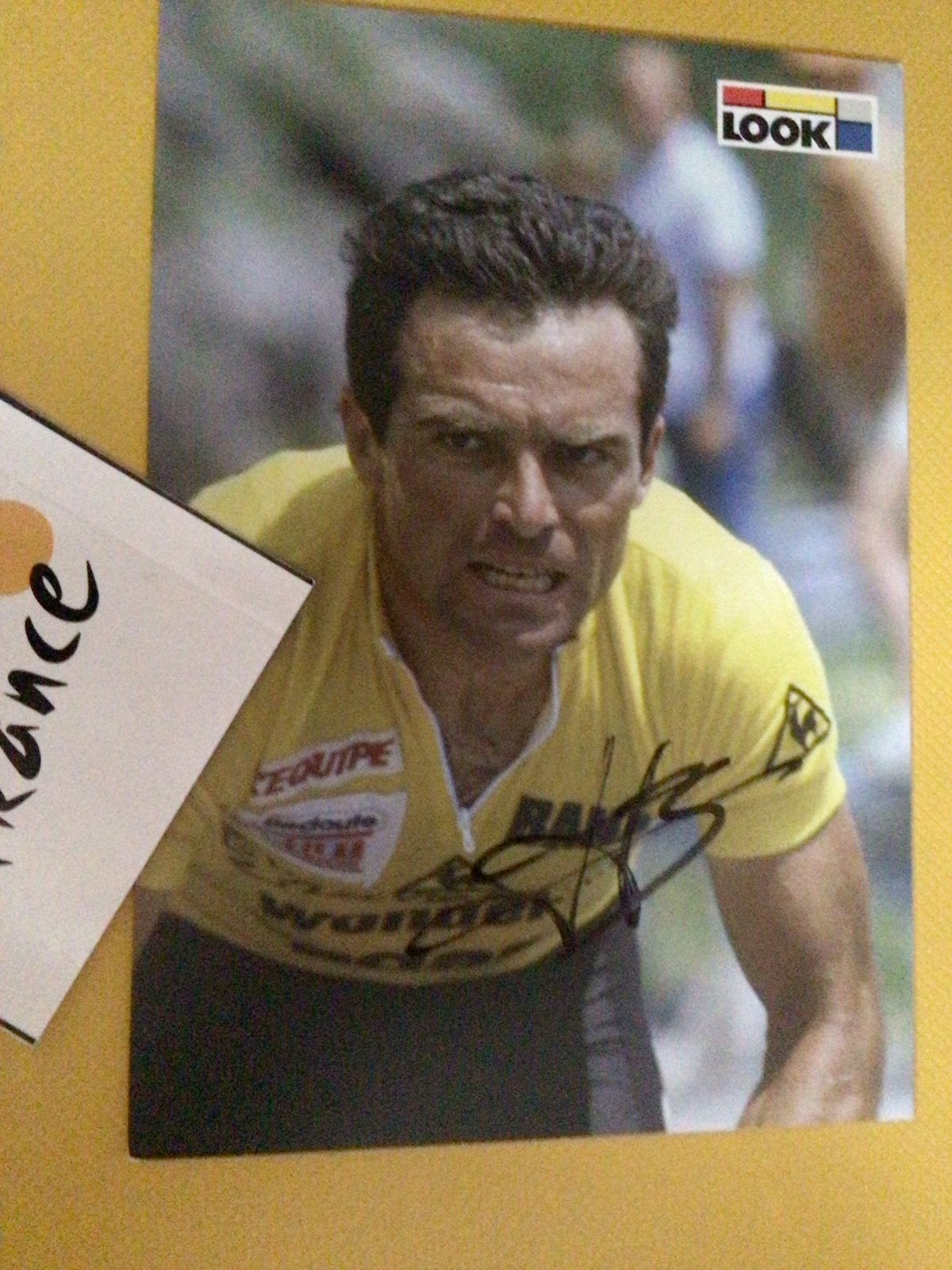 Wielerkaart tour de france bernard hinault signe, Verzenden