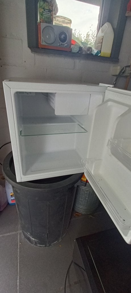 Frigo, Electroménager, Avec compartiment congélateur, Moins de 45 cm, Enlèvement, Utilisé