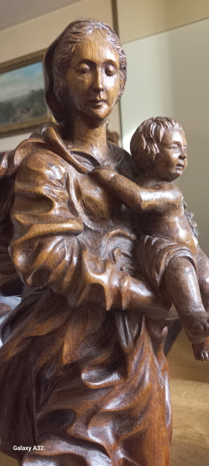 Statue de la Vierge en chêne, signée., Enlèvement, Statue