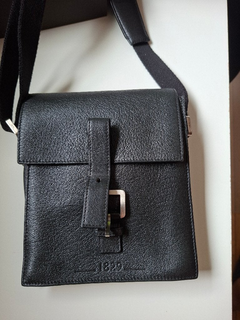 Pochette plate Delvaux 1829 desert, Bijoux, Sacs & Beauté, Enlèvement, Neuf, Noir, Sac à bandoulière