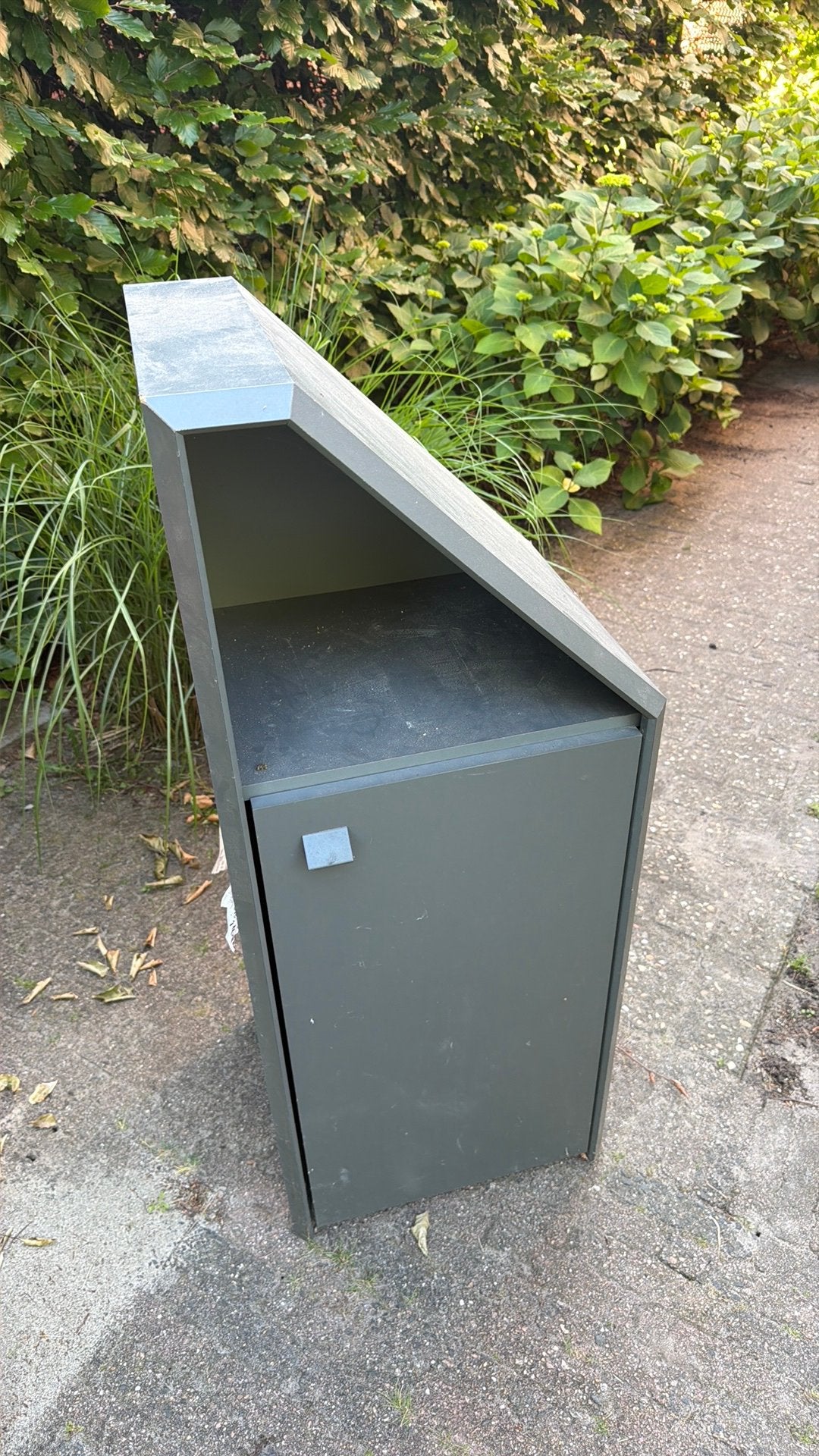 Gratis kast met schuine kant, Ophalen, Gebruikt