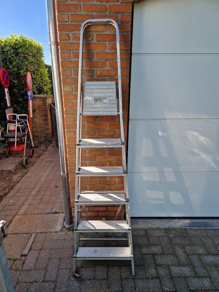 Aluminium ladder 5 treden, Doe-het-zelf en Bouw, Ladders en Trappen, Ophalen, Gebruikt, Ladder, X