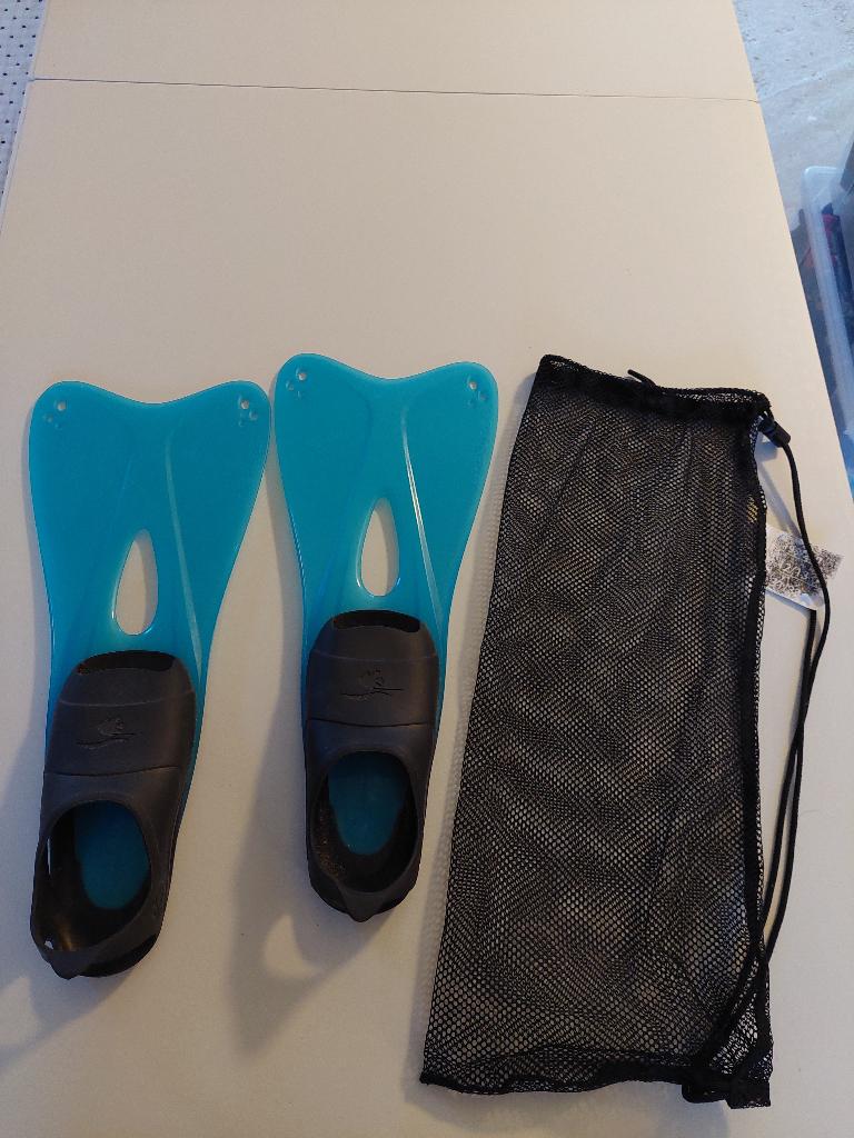 Palmes enfant pointure 31-32 (TRIBORD), Enlèvement, Utilisé, Palmes de natation ou de plongée