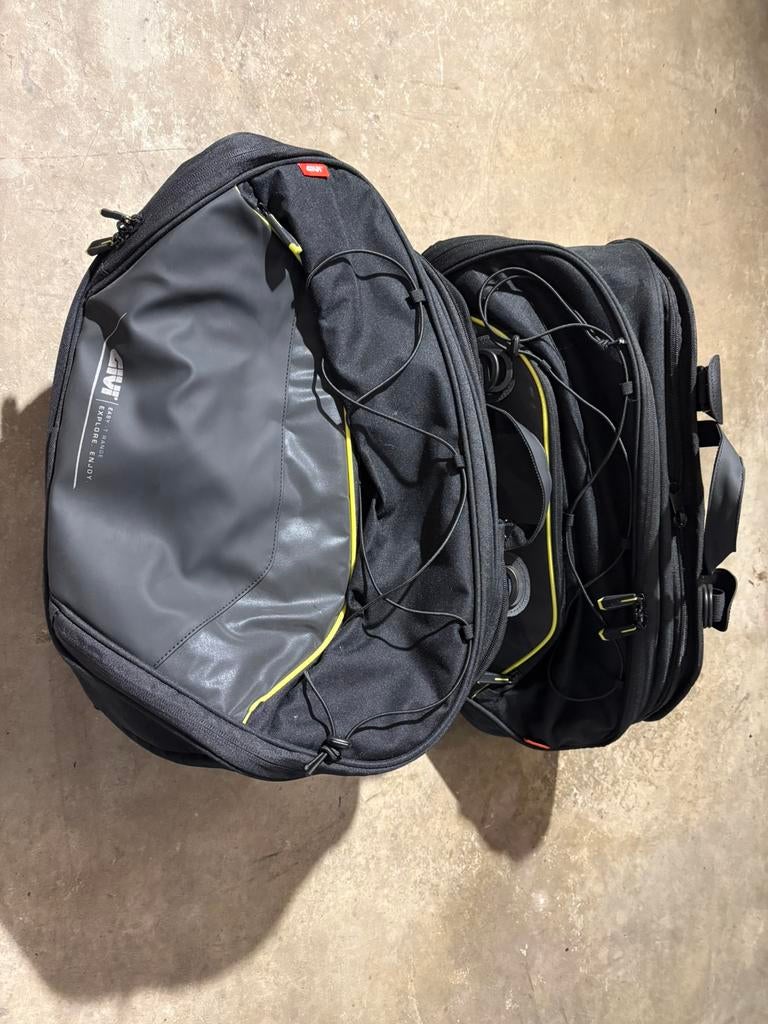 GIVI Zijtassen 30+30l EA127 voor motor, Ophalen, Nieuw