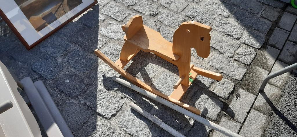 petit cheval à bascule, Enlèvement, Utilisé
