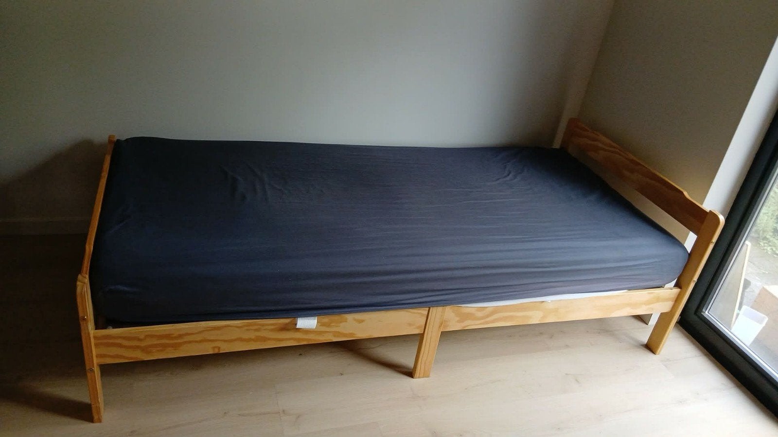 Lit simple avec accessoires NOUVEAU, Maison & Meubles, Chambre à coucher | Lits, Neuf, Une personne, Brun, Enlèvement