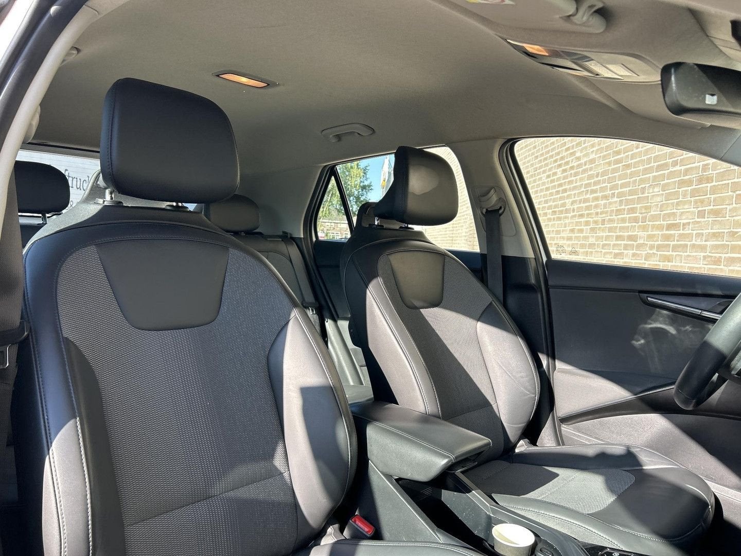 Kia Niro 1.6 GDi Hybrid ExecutiveLine | € 11.500,- NETTO! |, Auto's, Automaat, Wit, Hybride Elektrisch/Benzine, SUV of Terreinwagen