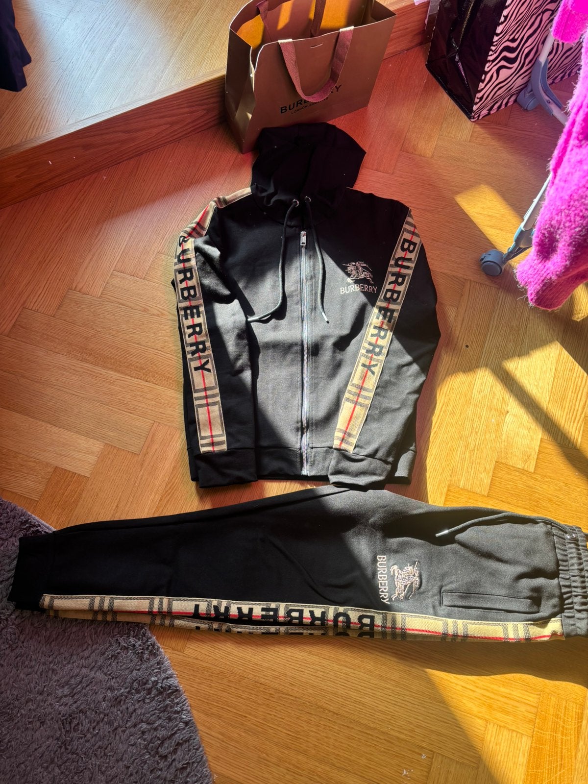 Survêtement Burberry, Enlèvement ou Envoi, Comme neuf