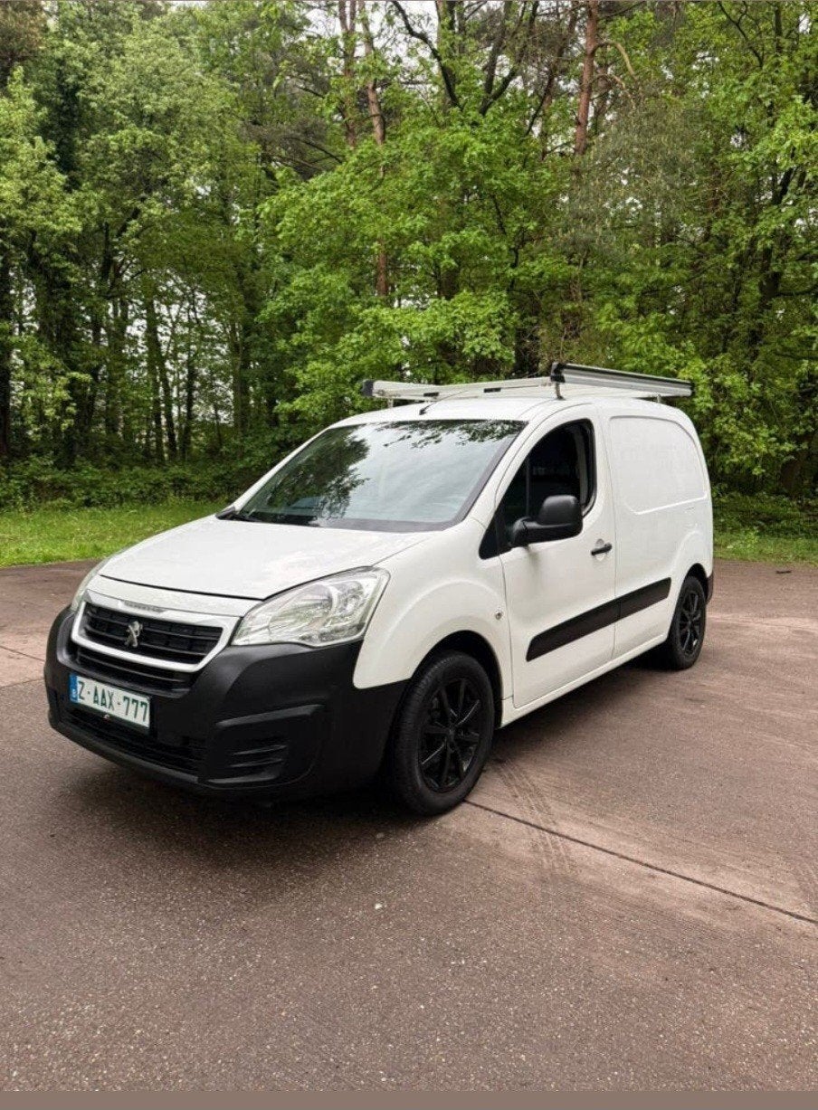 Peugeot partner 2016, Auto's, Bestelwagens en Lichte vracht, Euro 6, Diesel, Particulier, Ford