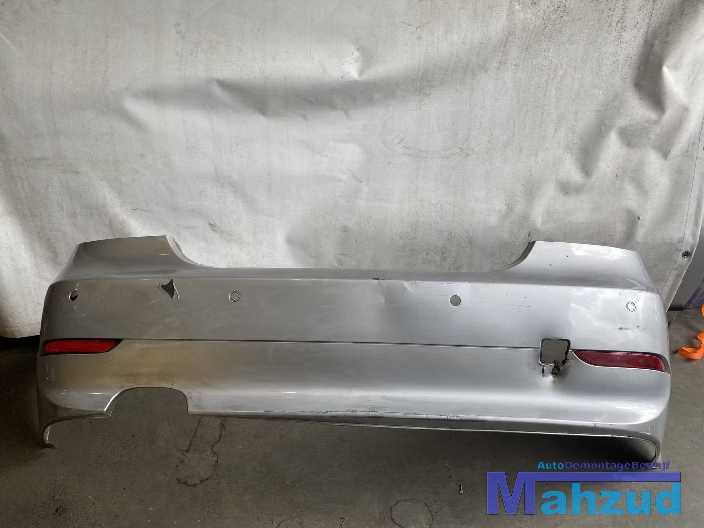 BMW E60 GRIJS achterbumper 2001-2010, Petuelring 130
80788  Munich, DE, Arrière, Pare-chocs, Info@bmw.de