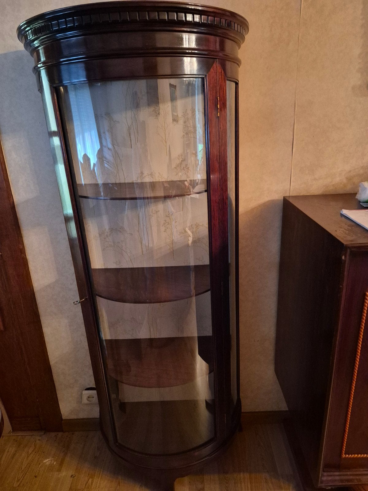 vitrine de style, Enlèvement