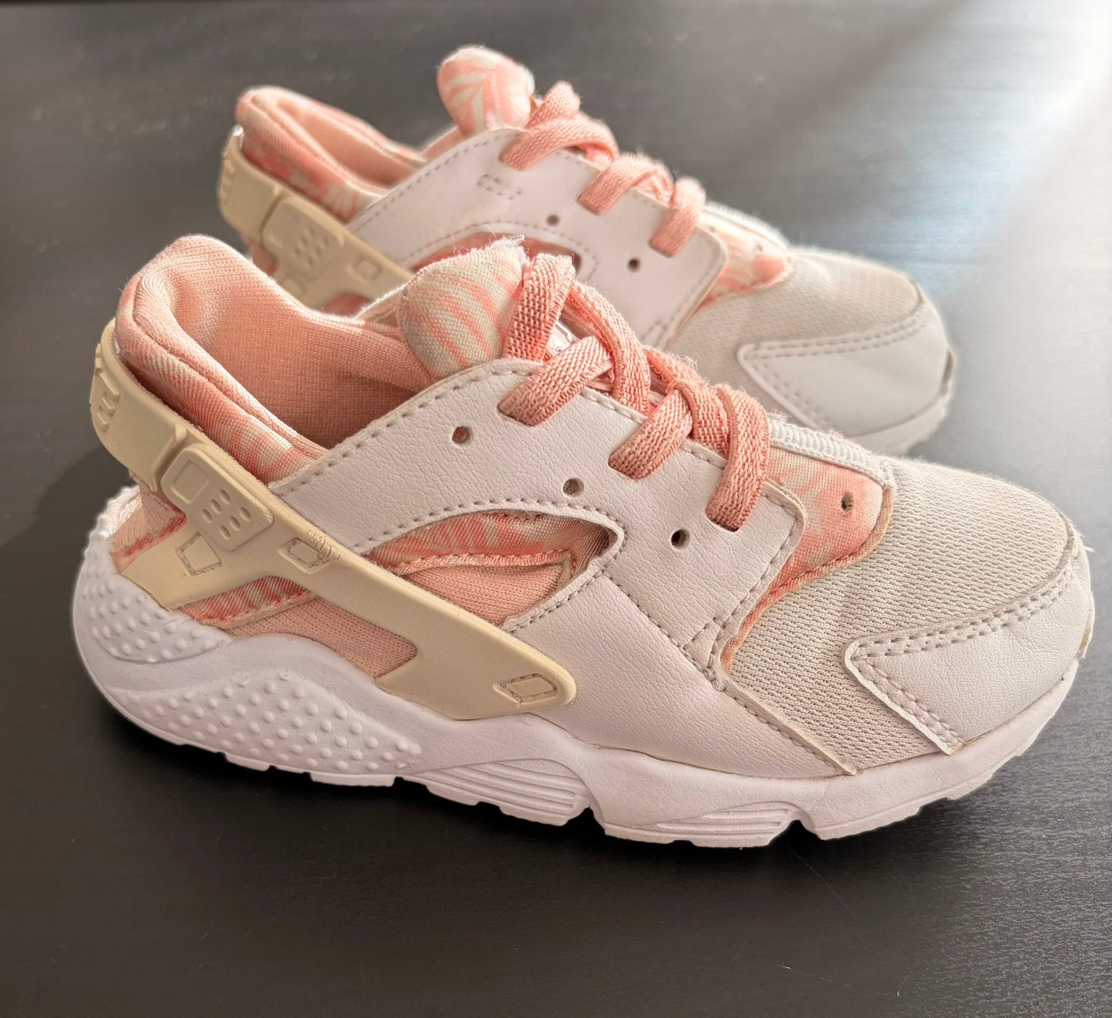 Basket Nike Air Huarache enfant – Taille 26, Enfants & Bébés, Enlèvement, Comme neuf