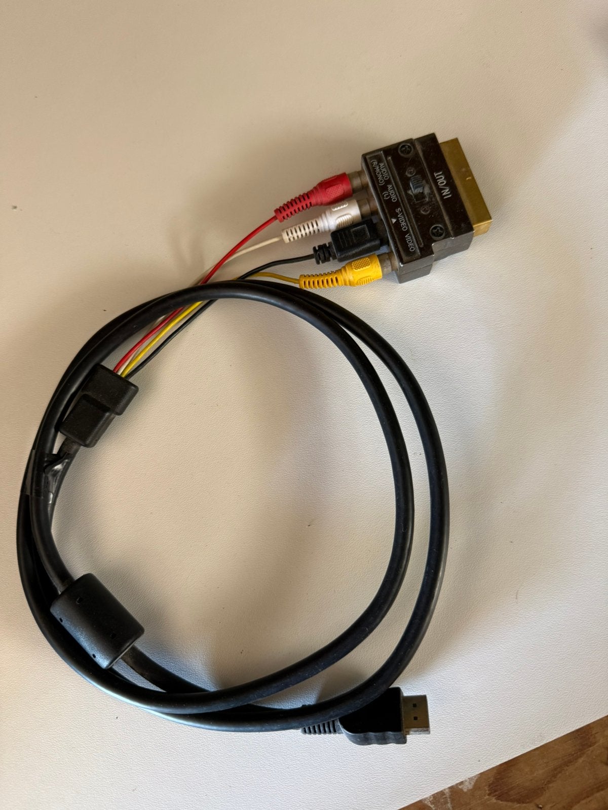 HDMI naar RCA (tulp) adapterkabel aangesloten op SCART-blok, Ophalen, Zo goed als nieuw