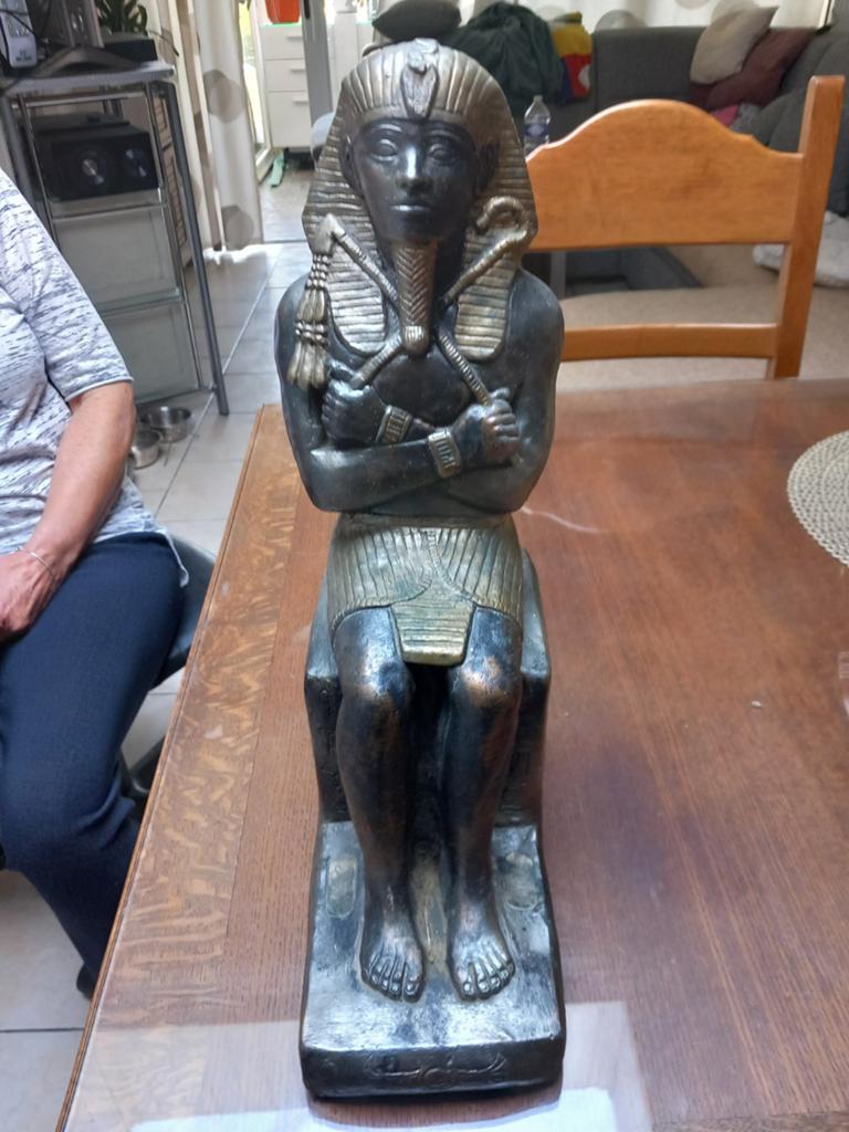Statue pharaon égyptien. 10 kilos, Enlèvement ou Envoi