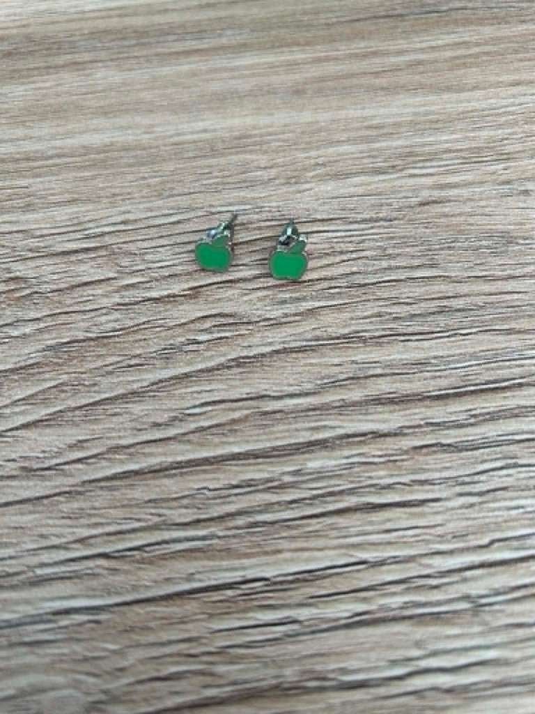 Boucle d’oreille pomme verte, Handtassen en Accessoires, Ophalen, Zo goed als nieuw, Groen, Knopjes of Stekers