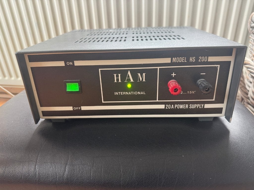 Zeldzame Ham International HS200 voeding (20A), Telecommunicatie, Zenders en Ontvangers, Ophalen of Verzenden, Zo goed als nieuw