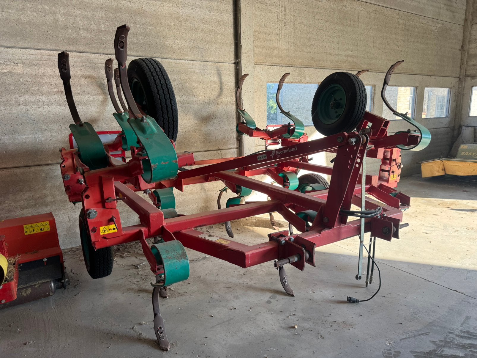 Triltand cultivator Kverneland, Ophalen, Akkerbouw, Grondbewerking