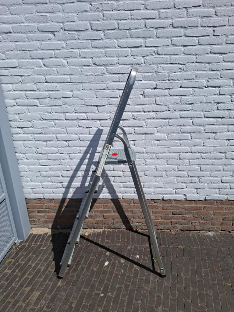 Plooiladder alu Artub 5 marches à vendre pour cause de démén, Bricolage & Construction, Pliable ou rétractable/escamotable, Escalier