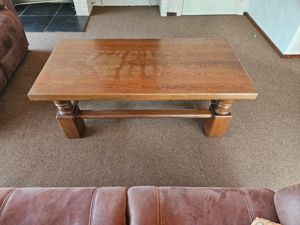 Table basse en chêne, Enlèvement