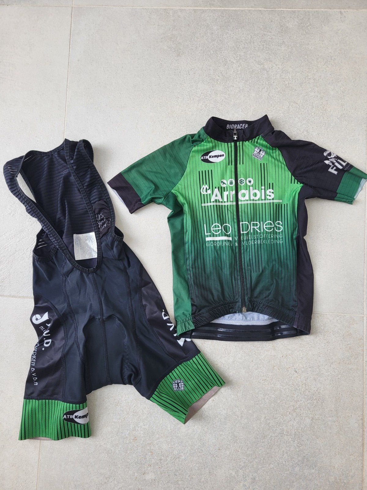Fietstenue maat 122 (K2), Enlèvement ou Envoi, Enfants