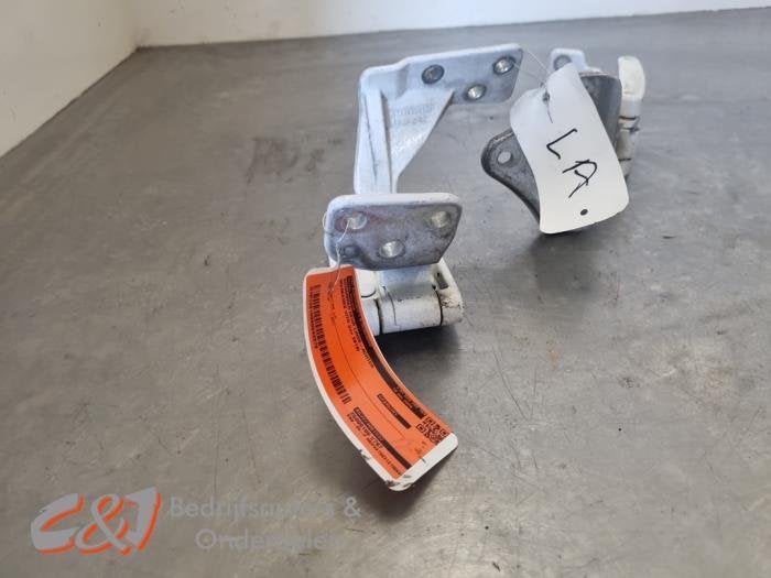 Charnière porte arrière gauche d'un Mercedes Vito, 3 mois de garantie, Utilisé, -, -