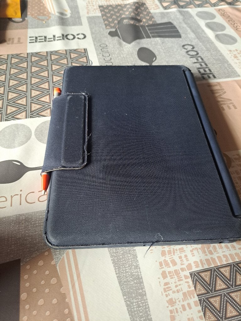 Logitec ipad hoes en pen, Computers en Software, Tablet-hoezen, Gebruikt, Logitech, Bescherming voor- en achterkant, Alle info laatste foto