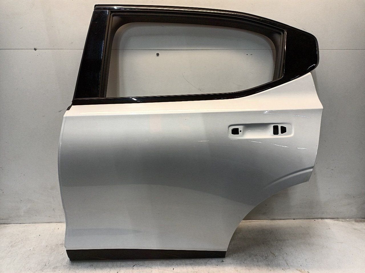 Portier links achter Polestar Polestar, Onderdelen@venauto.nl, Van der Ven Autorecycling B.V., Ettenseweg 76, 4706 PB Roosendaal, The Netherlands