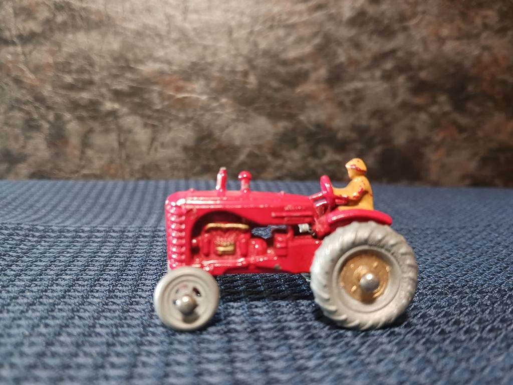 Matchbox  4 a. MASSEY HARRIS TRACTOR, Verzenden, Matchbox