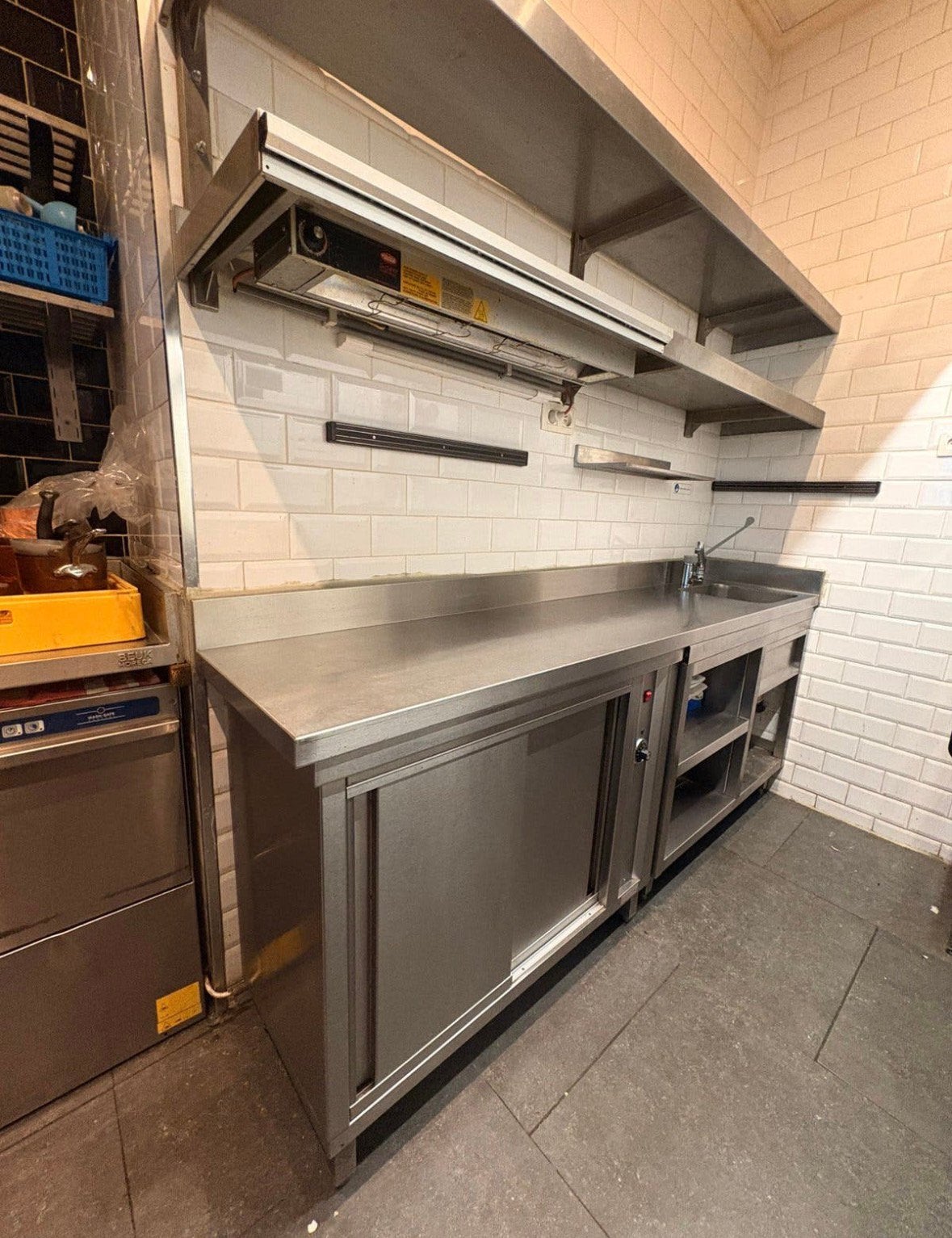 Roeder warmhoudkast en wand planken + warmtestraler, Zakelijke goederen, Ophalen