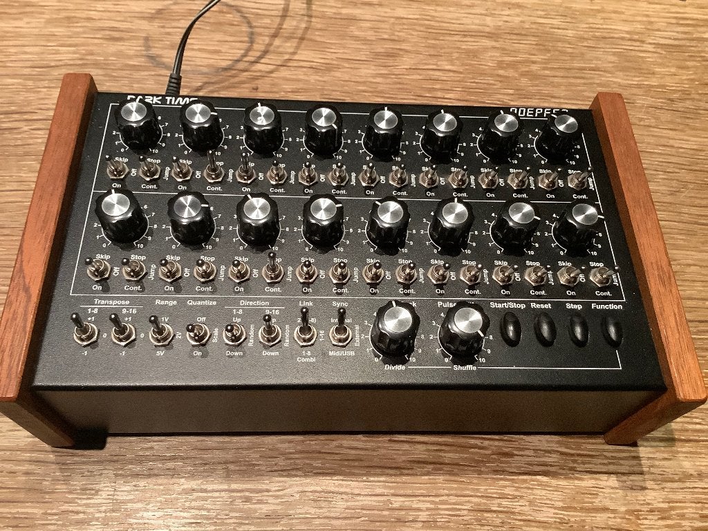 Doepfer Darktime sequencer en Roland SE02 moog clone, Muziek en Instrumenten, Ophalen of Verzenden, Gebruikt, Overige merken, Met midi-aansluiting