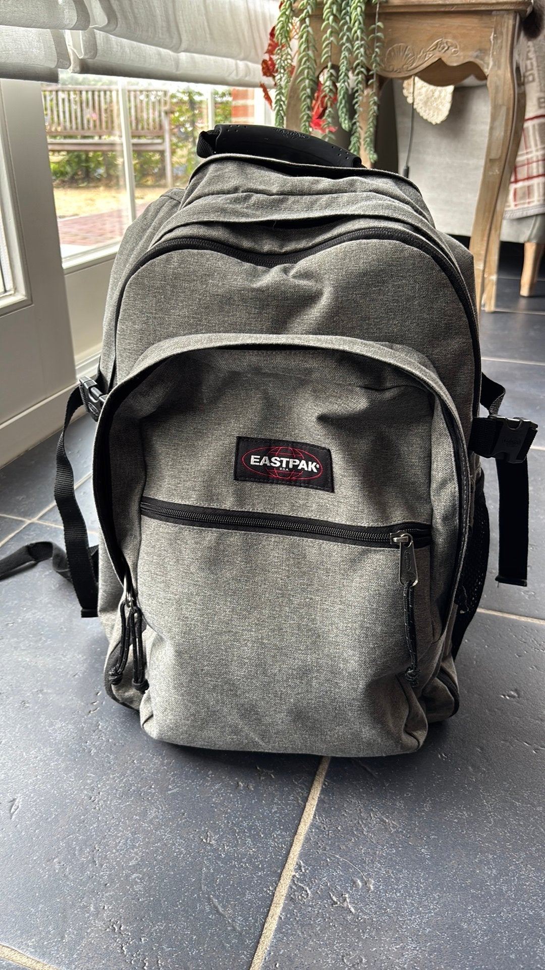 Eastpak rugzak, lichtgrijs, Handtassen en Accessoires, Tassen | Schooltassen, Ophalen, Rugtas, 40 tot 50 cm, Zo goed als nieuw