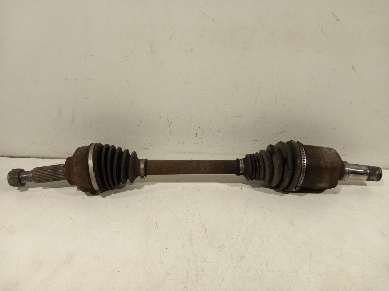 Aandrijfas links voor Ford Transit, Auto-onderdelen, Onderdelen@venauto.nl, Van der Ven Autorecycling B.V., Gebruikt, Ettenseweg 76, 4706 PB Roosendaal, The Netherlands