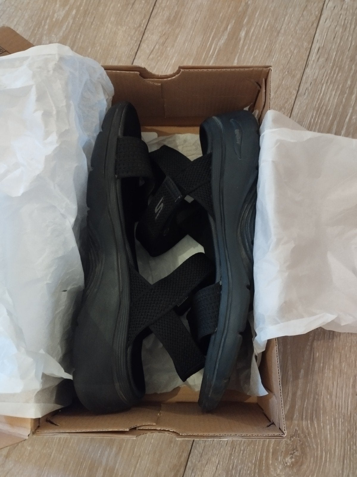 Skechers sandalen, Enfants & Bébés, Vêtements de bébé | Chaussures & Chaussettes, Enlèvement