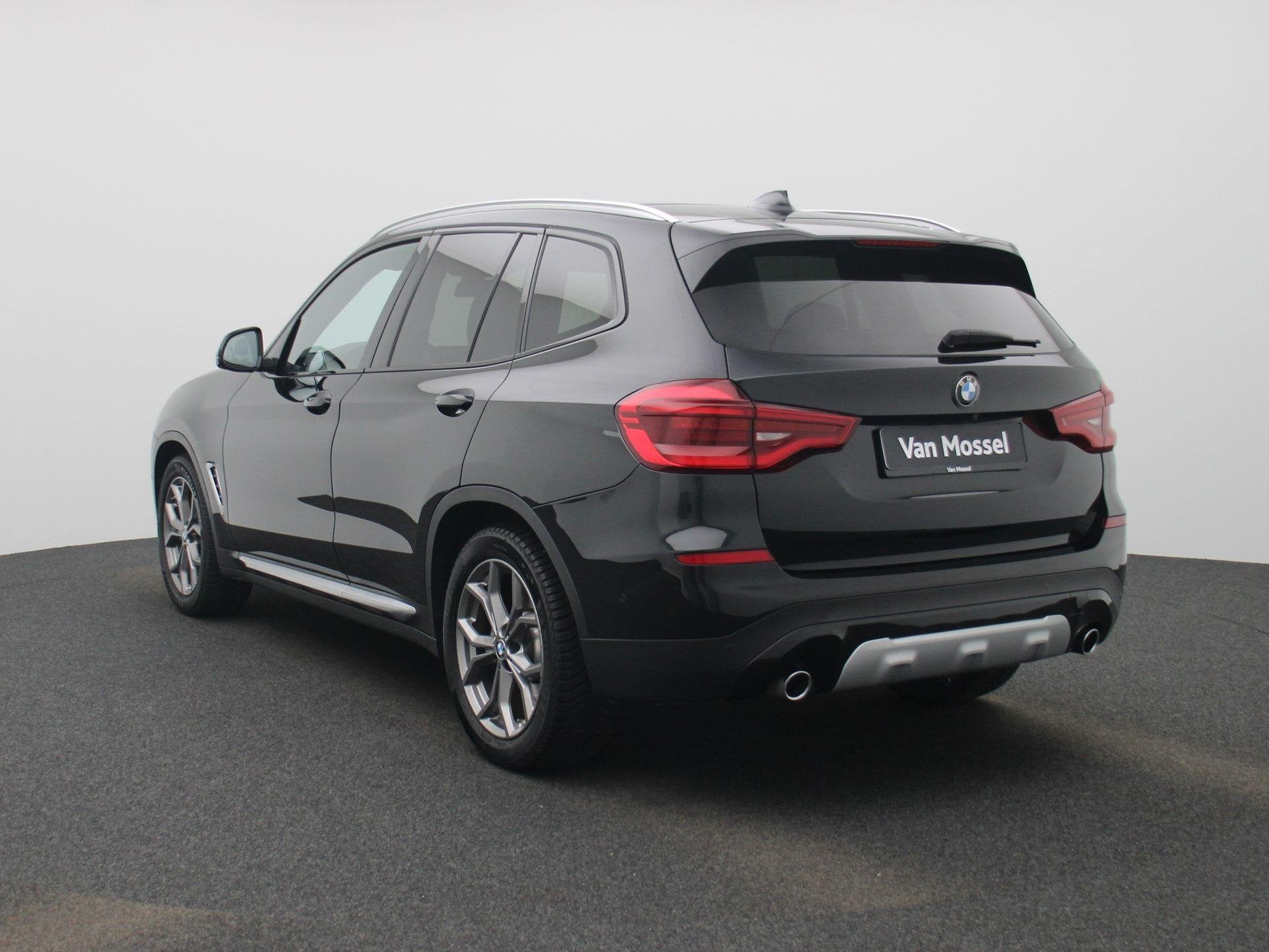 BMW X3 sDrive18d (110 kW), Automaat, Gebruikt, 2000 kg, Zwart
