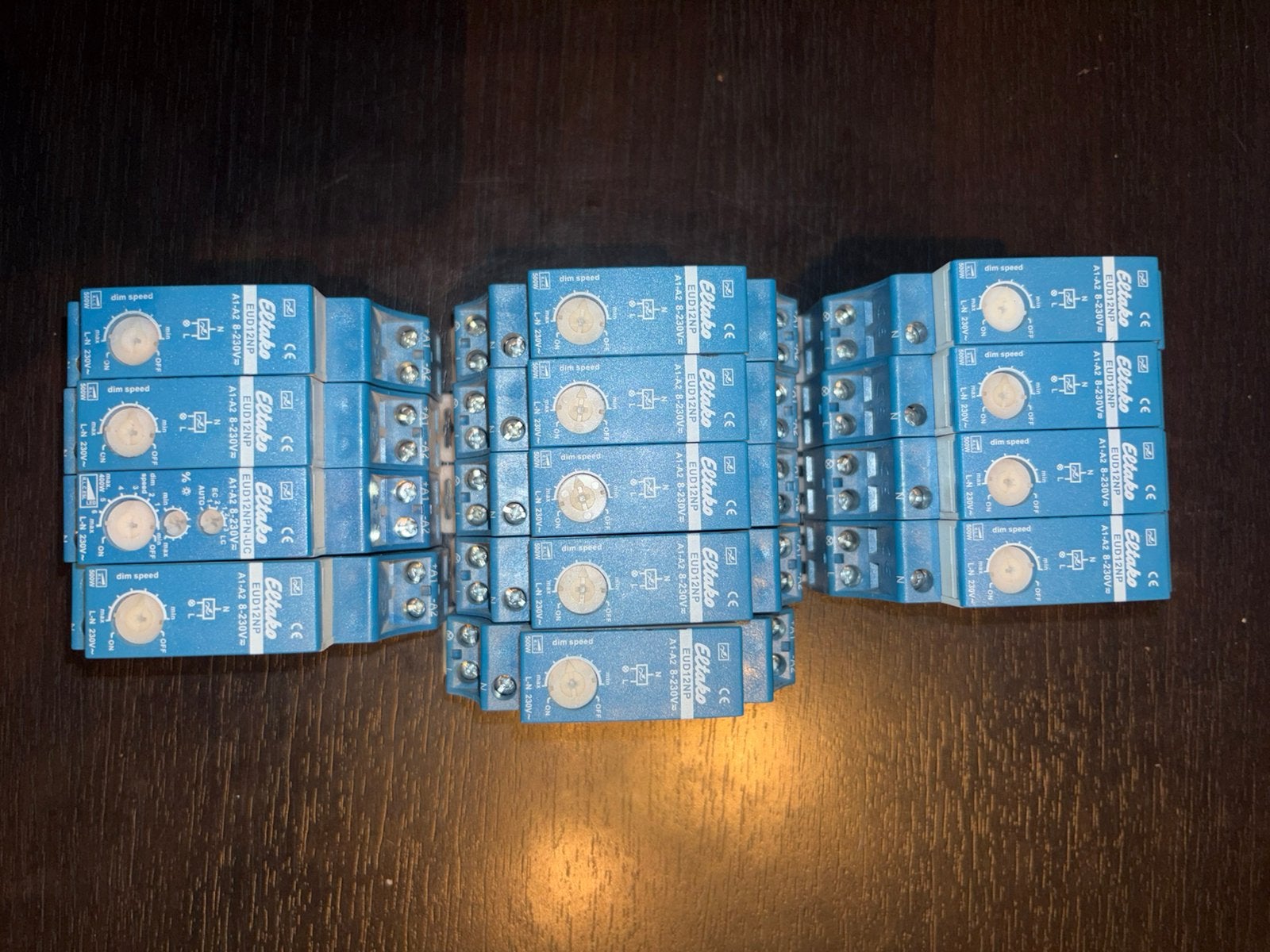 Eltako EUD12NPN-UC (universele modulaire dimmers)., Doe-het-zelf en Bouw, Elektriciteit en Kabels, Ophalen, Zo goed als nieuw
