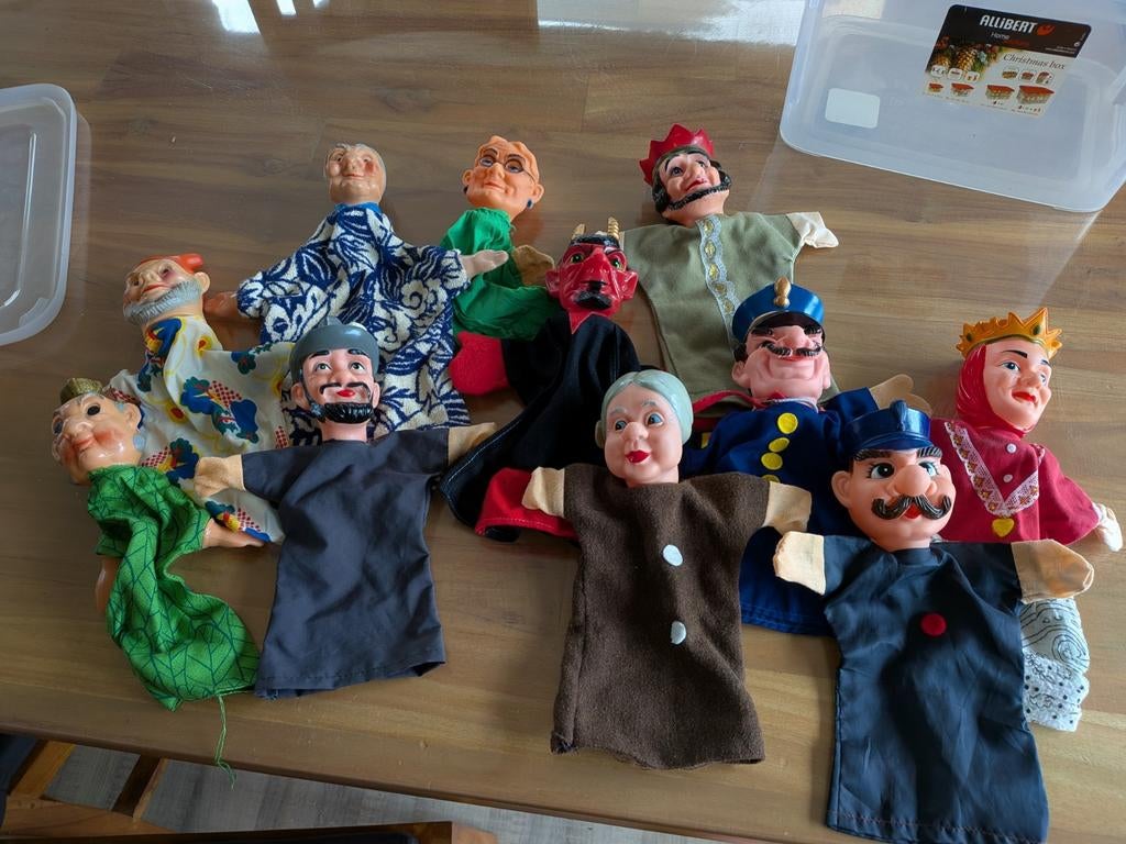 Vintage handpoppen.  Geen koerierdiensten, Ophalen