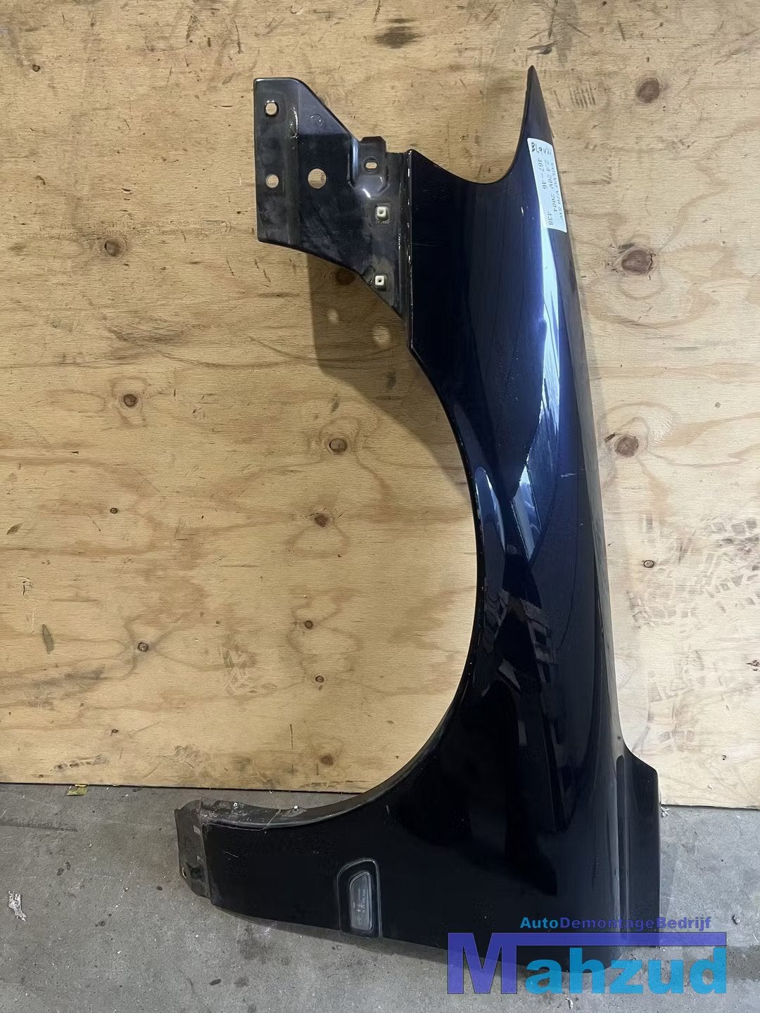 VOLVO V70 Blauw 46746 Links voorscherm 1999-2007, Gebruikt, Gunnar Engellaus vag 8
405 31  Gothenburg, SE, Info@volvocars.com