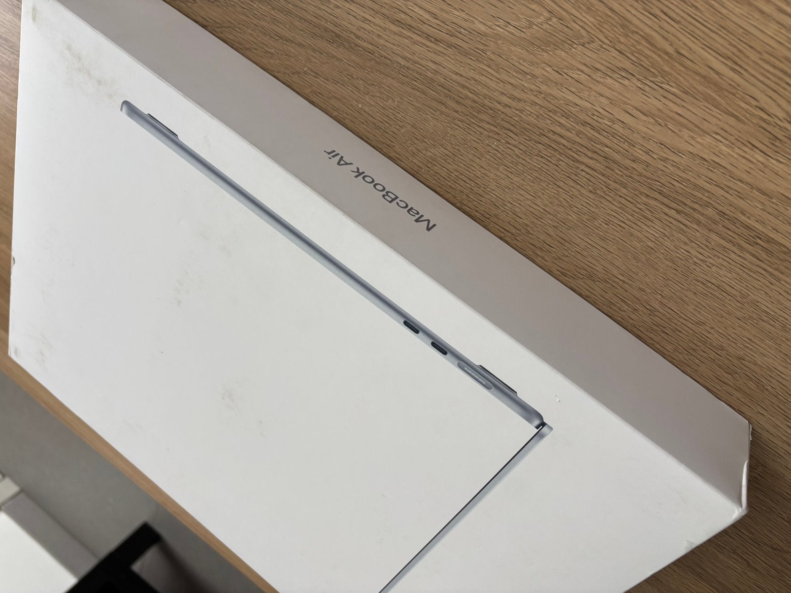 15-inch Silver Macbook Air ongeopend + garantie, Computers en Software, Apple Macbooks, Ophalen of Verzenden, Zo goed als nieuw