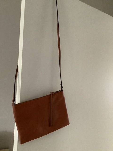 Nieuw cognac cross-over tasje en wit tasje gratis !, Ophalen of Verzenden, Nieuw, Wit