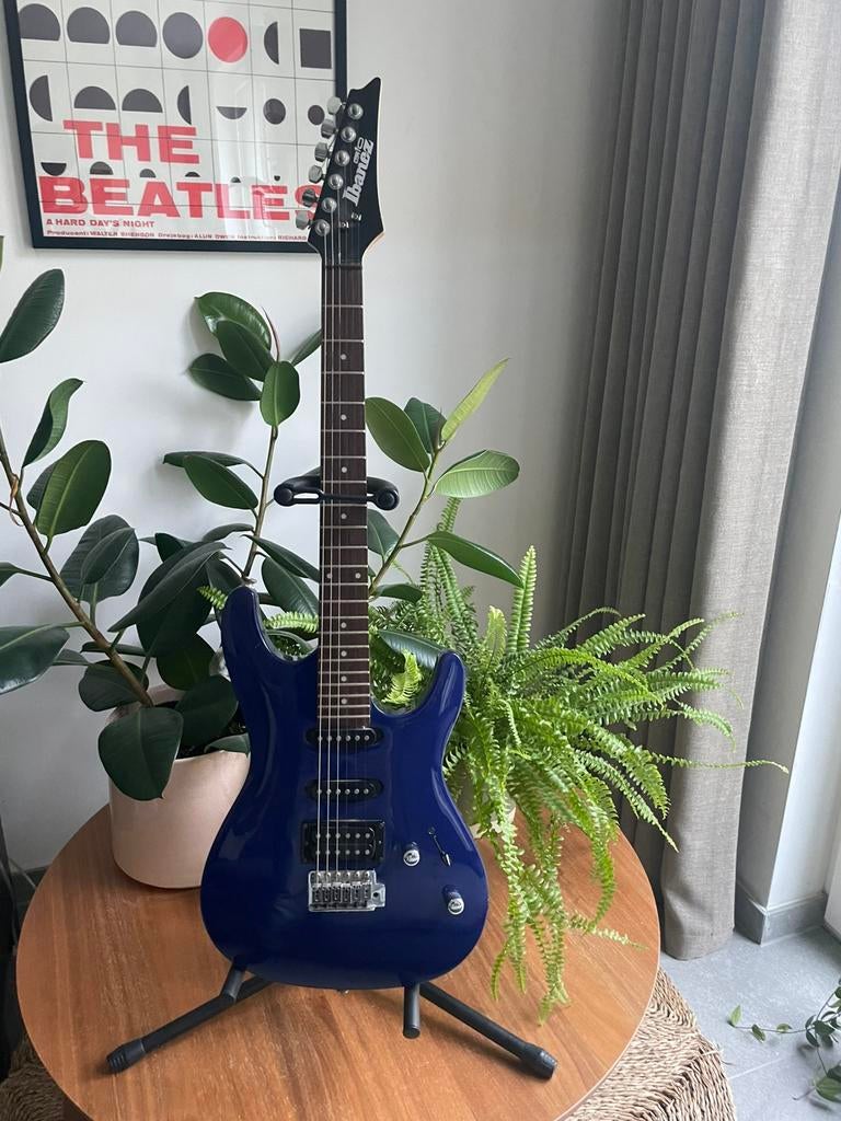 Ibanez elektrische gitaar + statief, Muziek en Instrumenten, Snaarinstrumenten | Gitaren | Elektrisch, Ophalen, Gebruikt, Ibanez