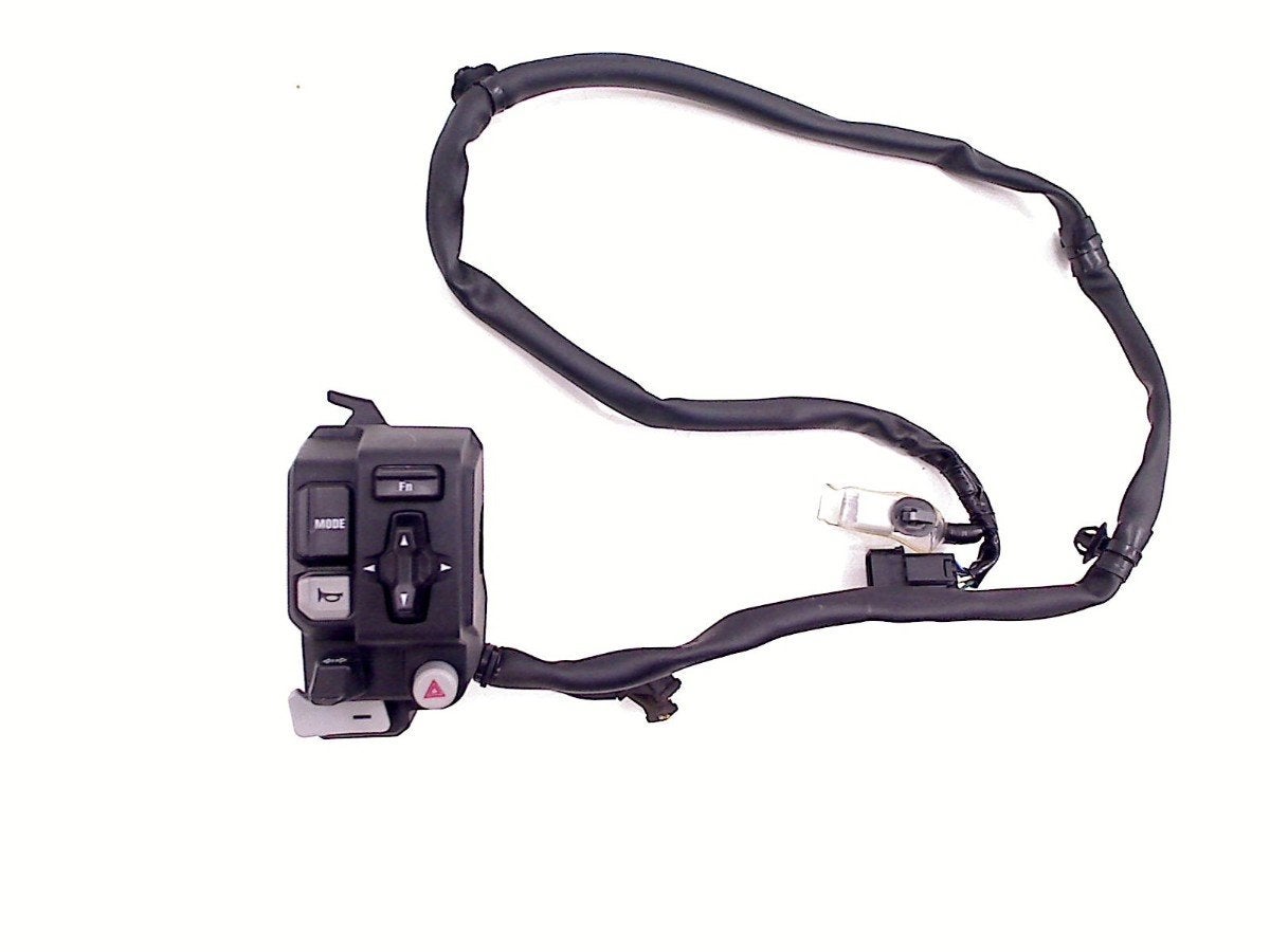 COMMUTATEUR GAUCHE X ADV 750 2021- (X-ADV ADV750H RH10), Dhr. S. di Majo, Utilisé, Info@cama-motorparts.nl, P.J. Troelstraweg 8 8
3144 CX  MAASSLUIS, NL