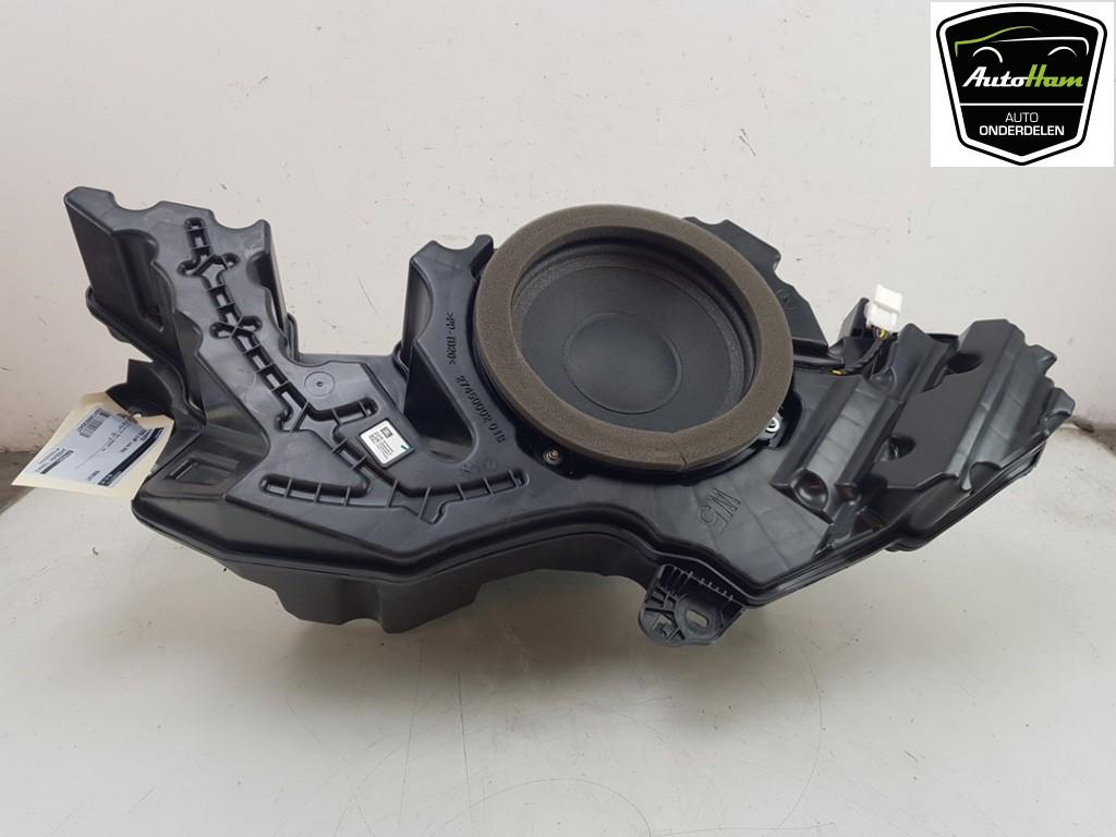 SUBWOOFER Toyota C-HR (X1,X5) (|07420H2011|86150F4030|), Utilisé, Toyota