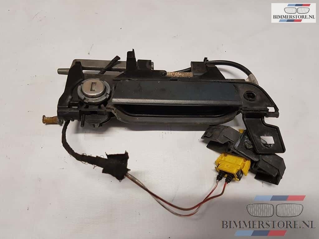 Deurgreep buiten links voor BMW E34 51218148617 8148617, Auto-onderdelen, Gebruikt, -, Deur, -