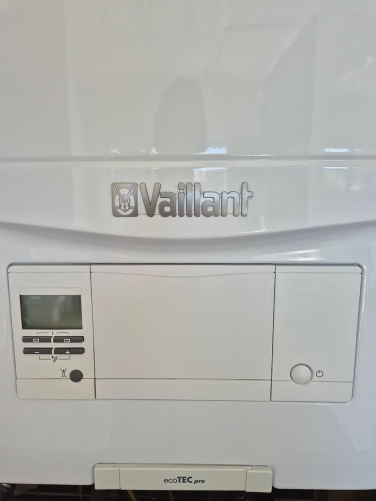 Vaillant condensatieketel, 7 Radson radiatoren met kraanwerk, Doe-het-zelf en Bouw, Verwarming en Radiatoren, Ophalen, Thermostaat