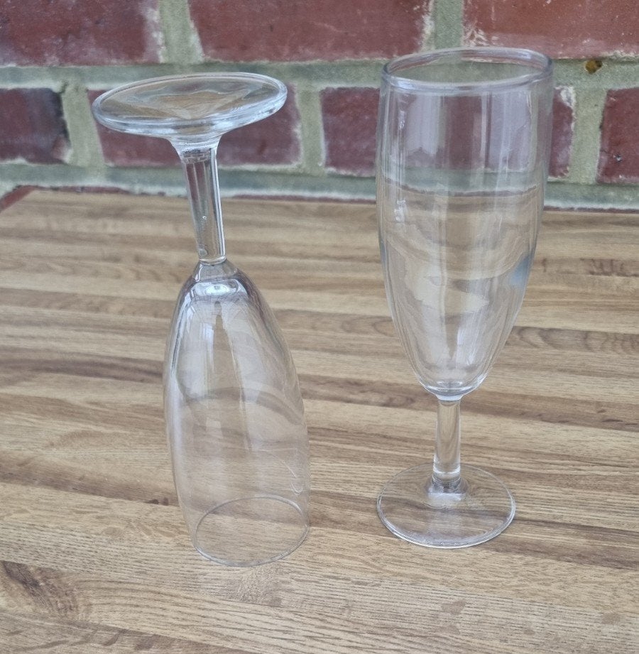 12 flûtes  à  champagne, Collections, Enlèvement