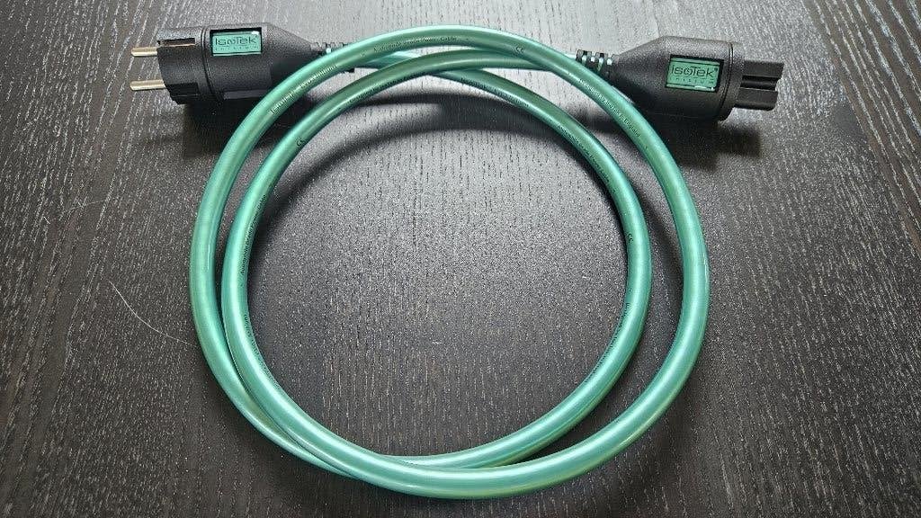Câble secteur IsoTek EVO3 Initium (1.5m) – État Neuf, TV, Hi-fi & Vidéo, Câbles audio & Câbles de télévision, Enlèvement ou Envoi
